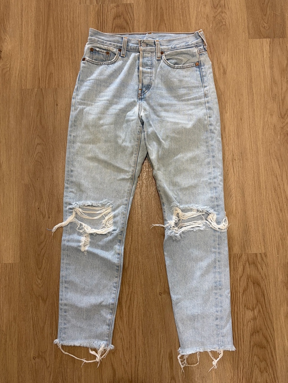 Levi's Wedgie Crop Distressed Jeans